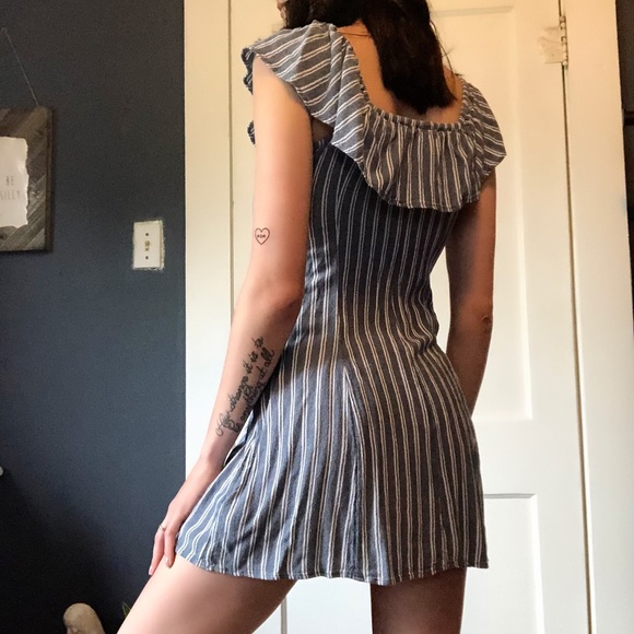 Off The Shoulder Button Down AE Dress - Picture 3 of 3